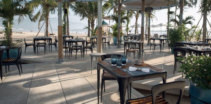 top-restaurants-near-my-khe-beach