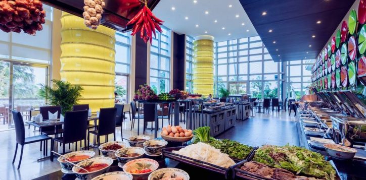 top-restaurants-near-my-khe-beach-5