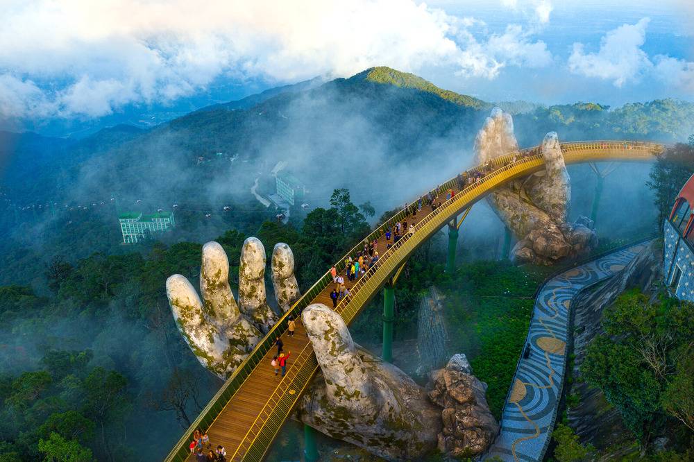 golden bridge danang