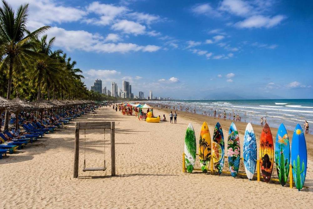 danang beach on March
