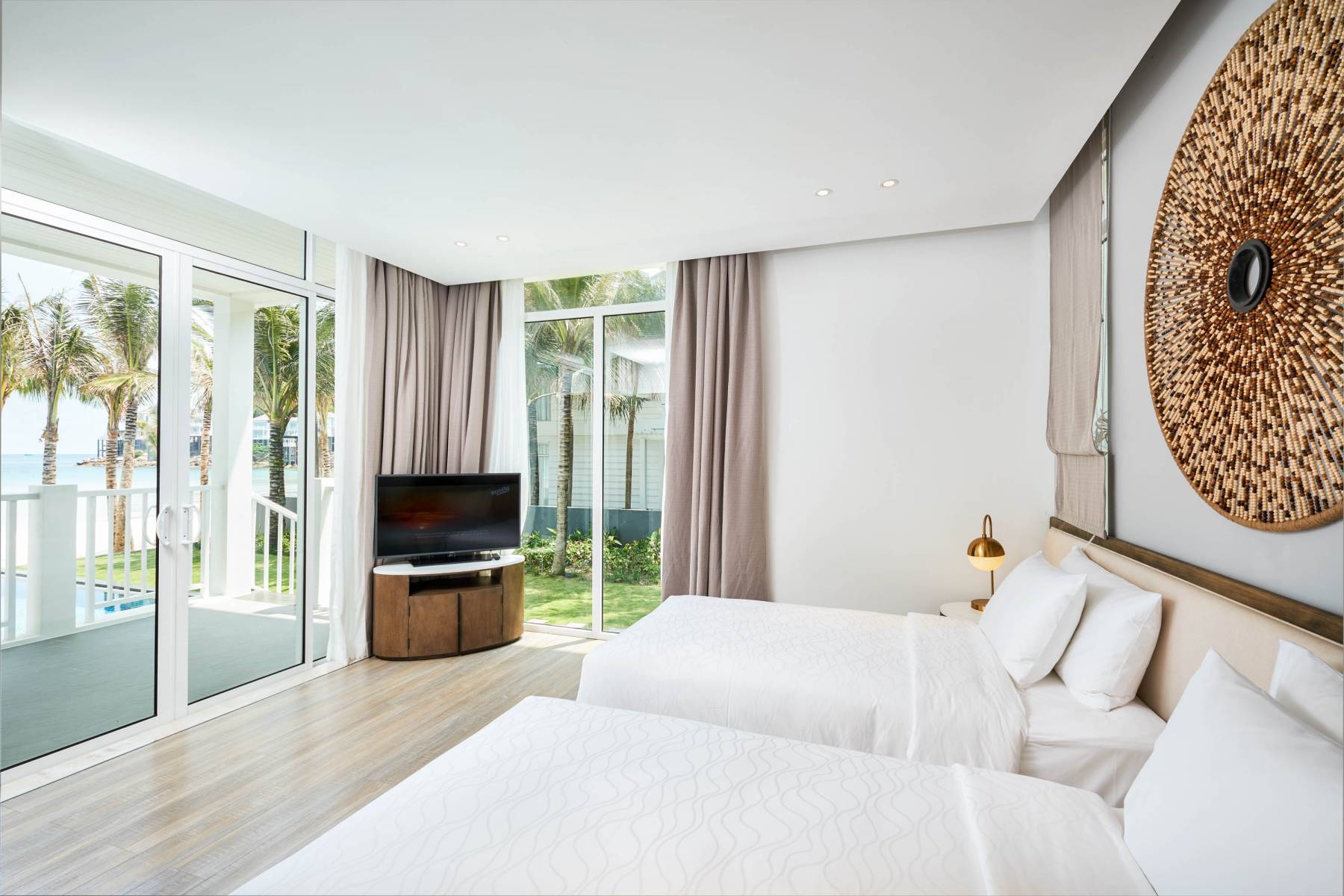 3-bedrooms-beachfront-villa