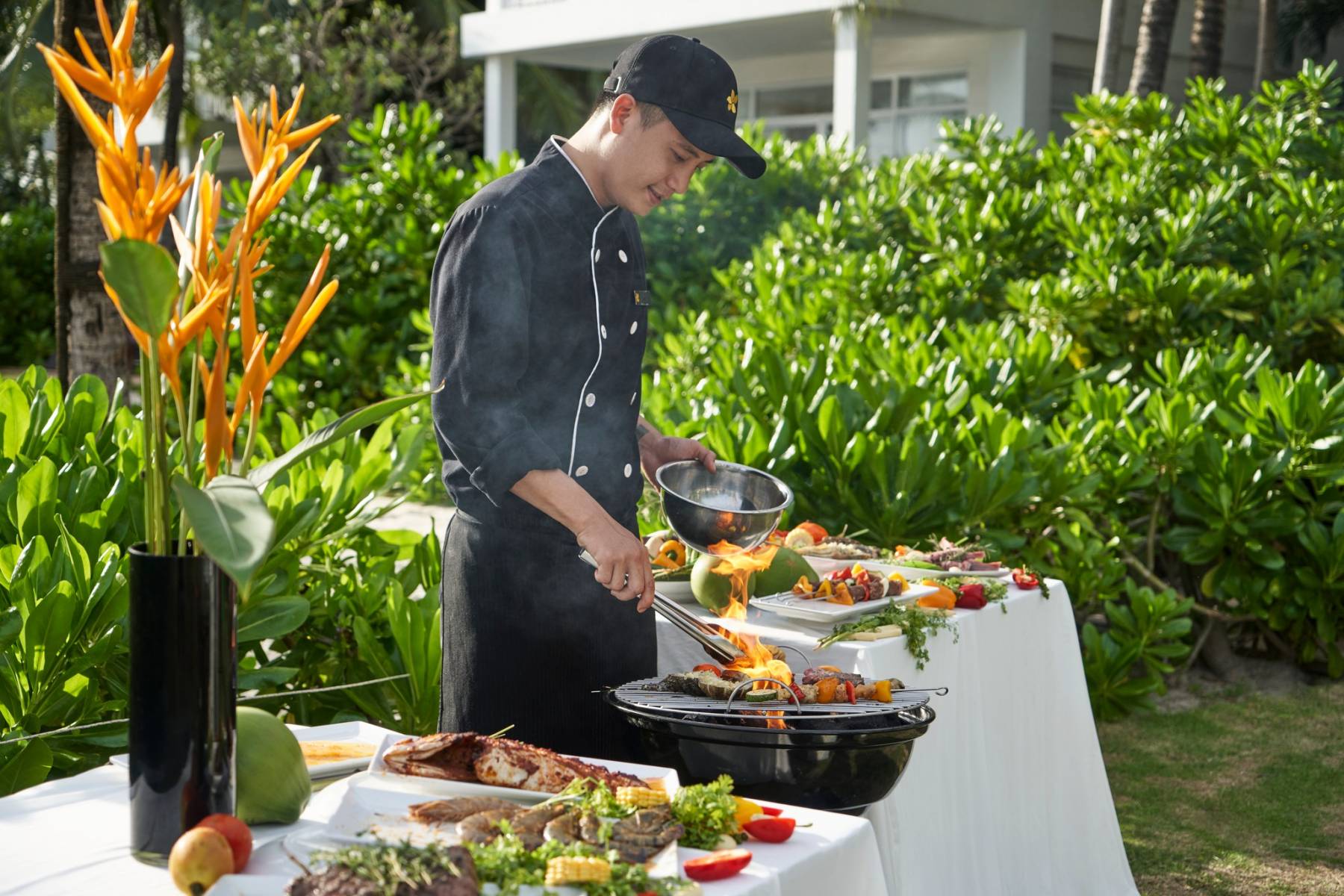 tet-surf-turf-buffet-night