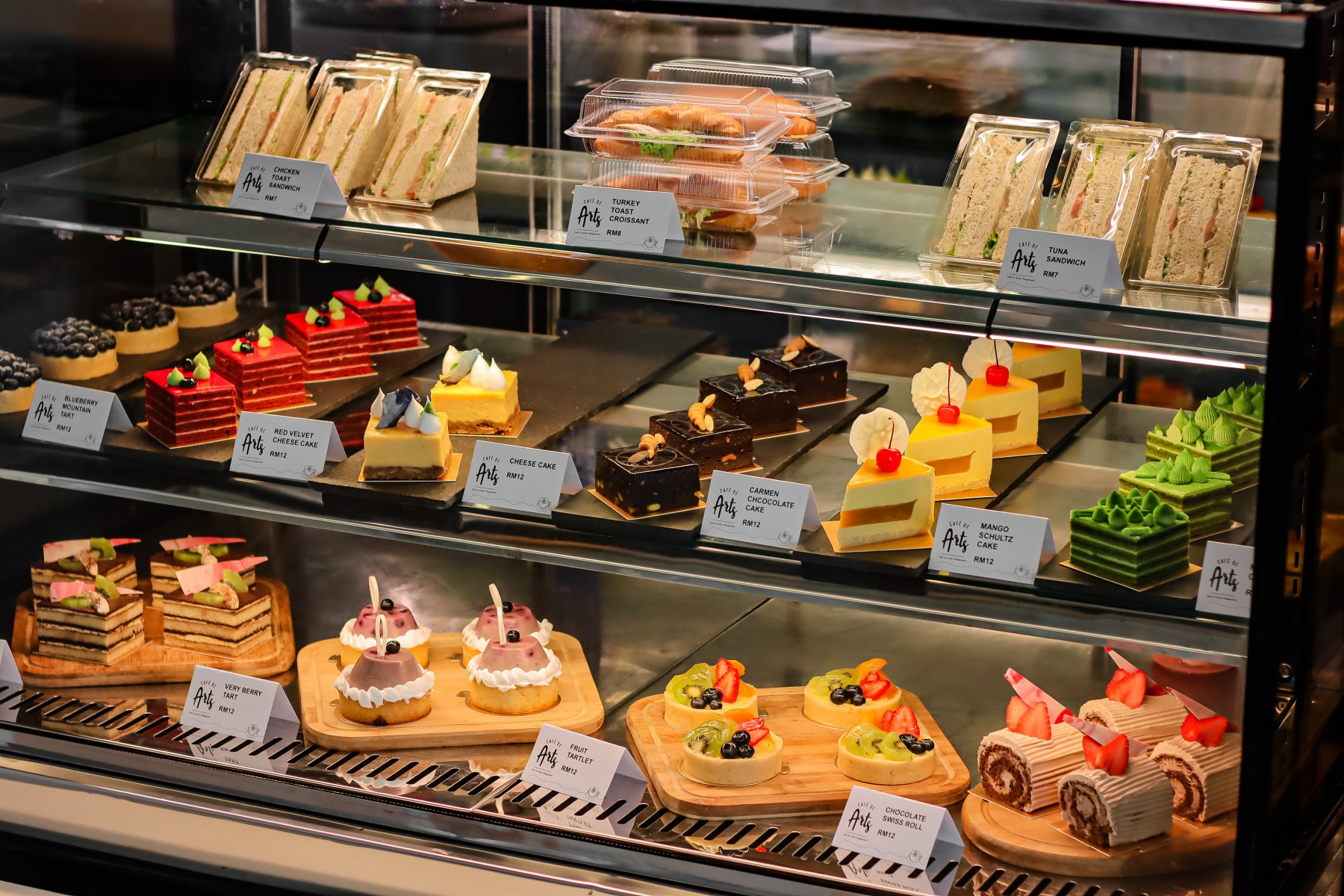 Pullman Kuching Café De Arts