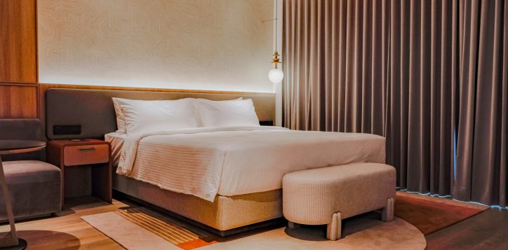 premium-deluxe-executive-king