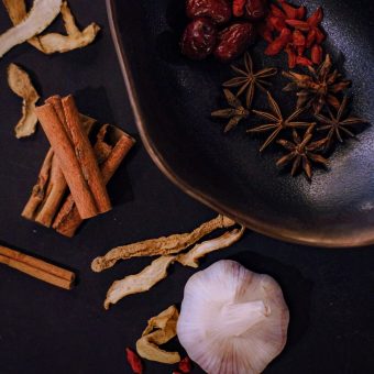 nu-er-hong-introduction-menu