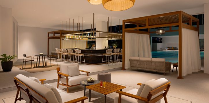 liquid-pool-bar