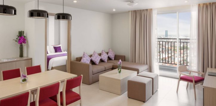 mercurehaiphong-9183-apartment-3br-living-room-2