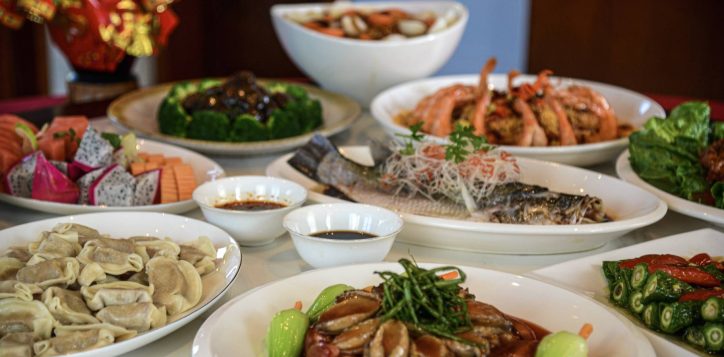 chinese-new-years-eve-family-dinner