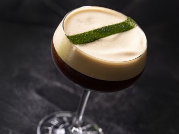 香港ルーフトップ ルフィナ・ウー、ステファン・カナム 香港ルーフトップ ルフィナ・ウー、ステファン・カナム 香港ルーフ