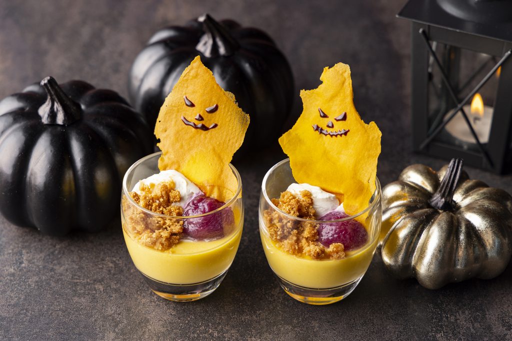 Jack o lantern pumpkin pudding