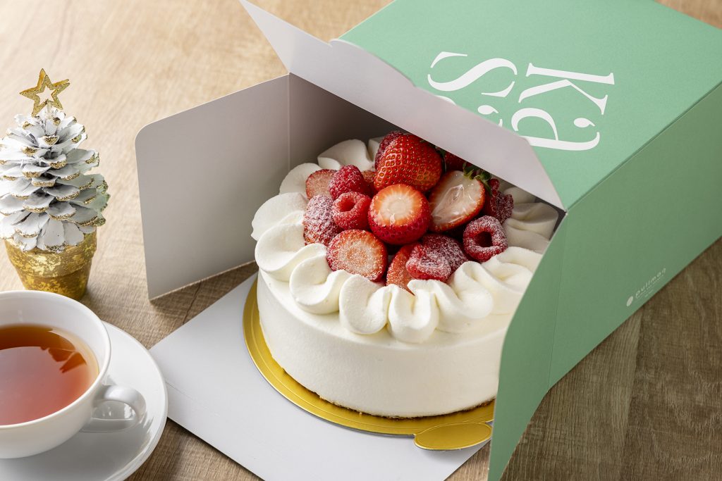 Christmas cake takeaway at Pullman Tokyo Tamachi