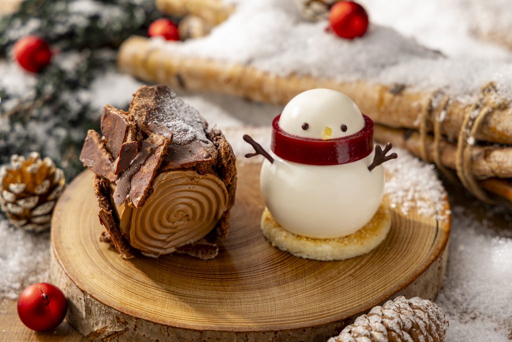Festive seasonal cakes at KASA GRAB & GO