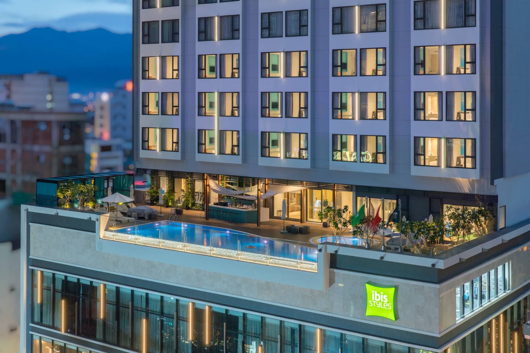 Ibis styles 4. Ibis Styles nha trang 4*. Ibis Styles nha trang Hotel. Отель Ибис Нячанг. Ibis Styles Hotel фото.