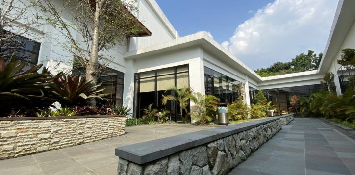 smoking-area-convention-center-pullman-ciawi