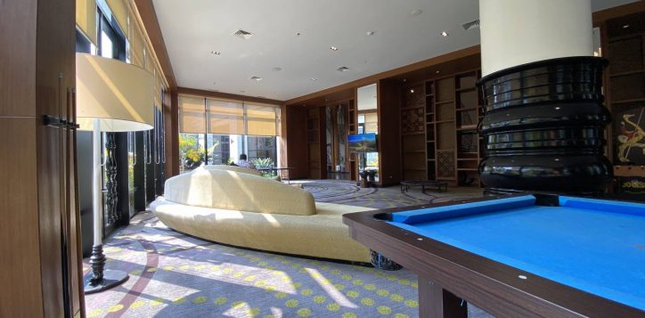chill-out-space-pullman-ciawi-interior