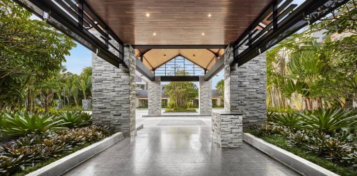 lobby-facing-to-drop-off_1-2