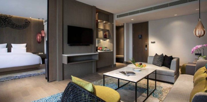 suite-living-room-pullman-ciawi