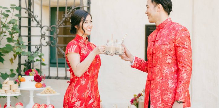 east-meets-dress-cyhdlxxy9pm-unsplash