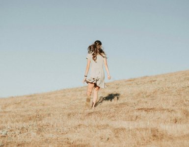 the-benefits-of-mindful-walking-connecting-with-nature-and-inner-self