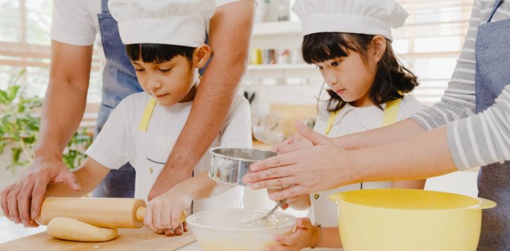 happy-smiling-young-asian-japanese-family-with-preschool-kids-have-fun-cooking-baking-pastry