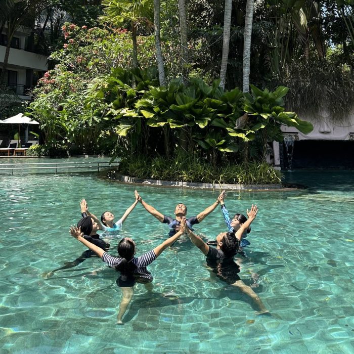 wellness-day-find-balance-with-aqua-yoga-at-pullman-ciawi-vimala-hills