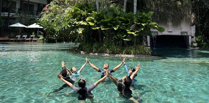 wellness-day-find-balance-with-aqua-yoga-at-pullman-ciawi-vimala-hills