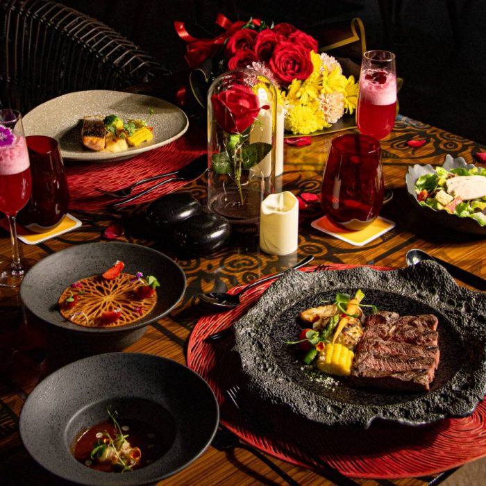 di-mana-bara-api-menciptakan-suasana-makan-malam-valentine-untuk-dua