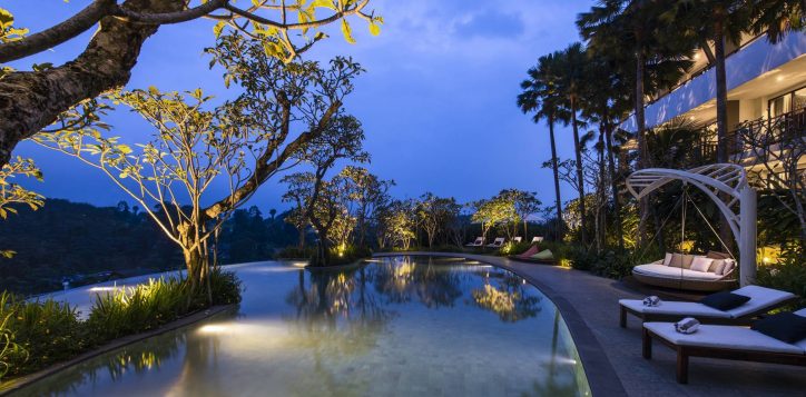 infinity-pool-pullman-ciawi-vimala-hills-1