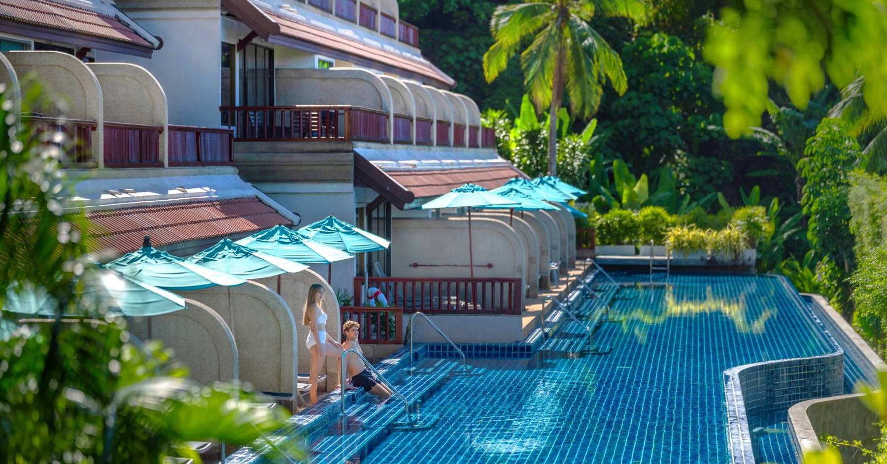 4-star-hotels-in-patong-beach-with-pool-access-rooms-in-phuket