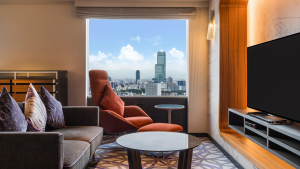 Swissôtel Nankai Osaka Deluxe Suite King Living Room