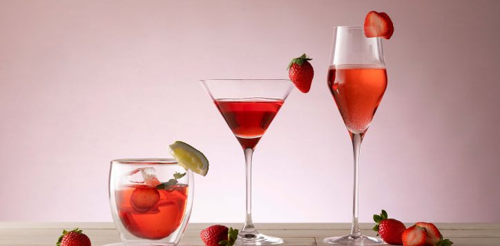 thelounge_strawberry_drink02