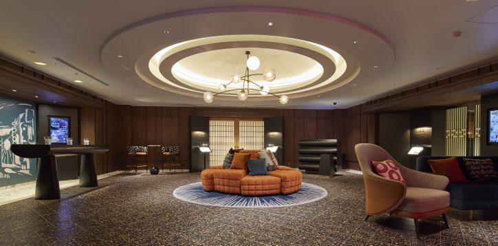 10f_lobby_01