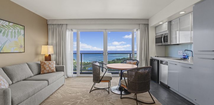 ala-moana-hotel-by-mantra-room