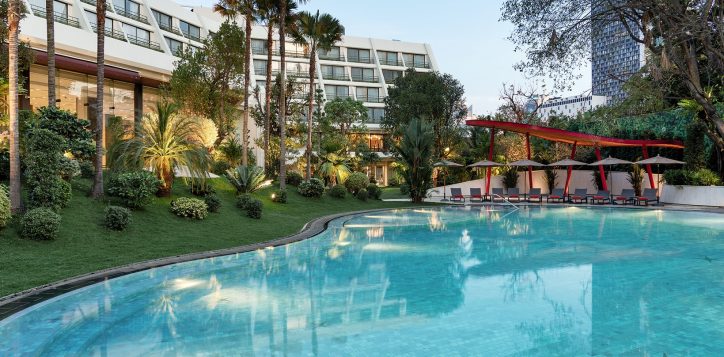 movenpick-bdms_pool-area-3_heroshot