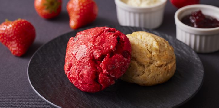 the_lounge_strawberry_afternoon_tea_scone