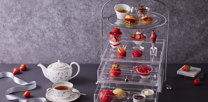 the_lounge_strawberry_afternoon_tea_in_box_landscape