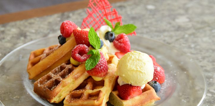waffle_strawberry_swiss_gourmetlandscape
