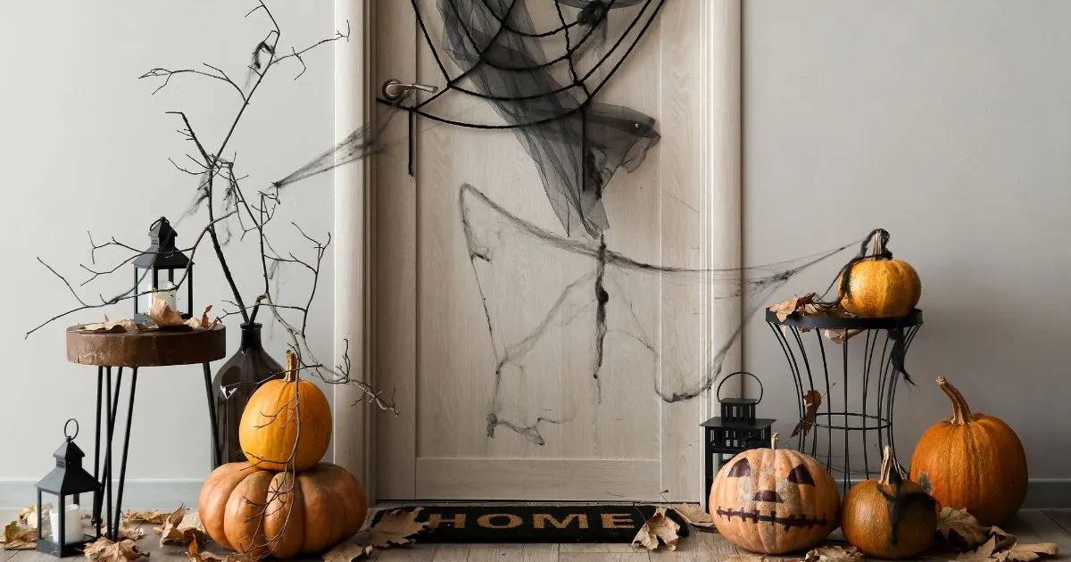 halloween-ghost-door-decoration