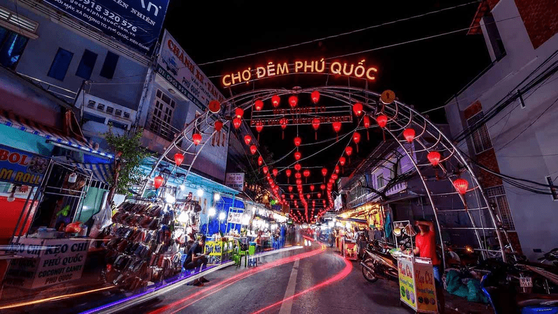 double-decker-bus-to-duong-dong-town