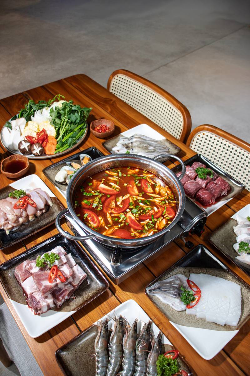 friday-island-hotpot-night