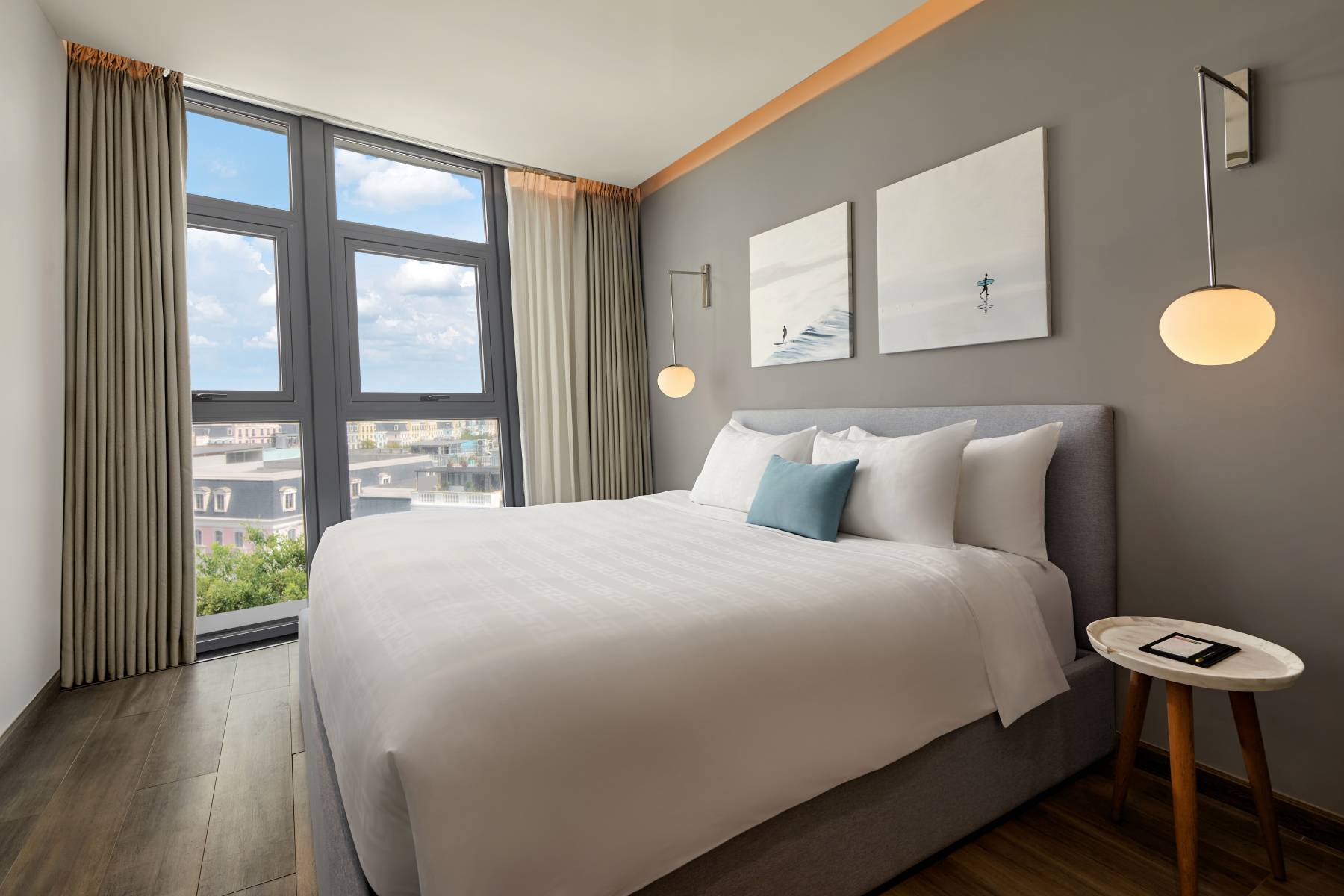 standard-room-1-king-bed