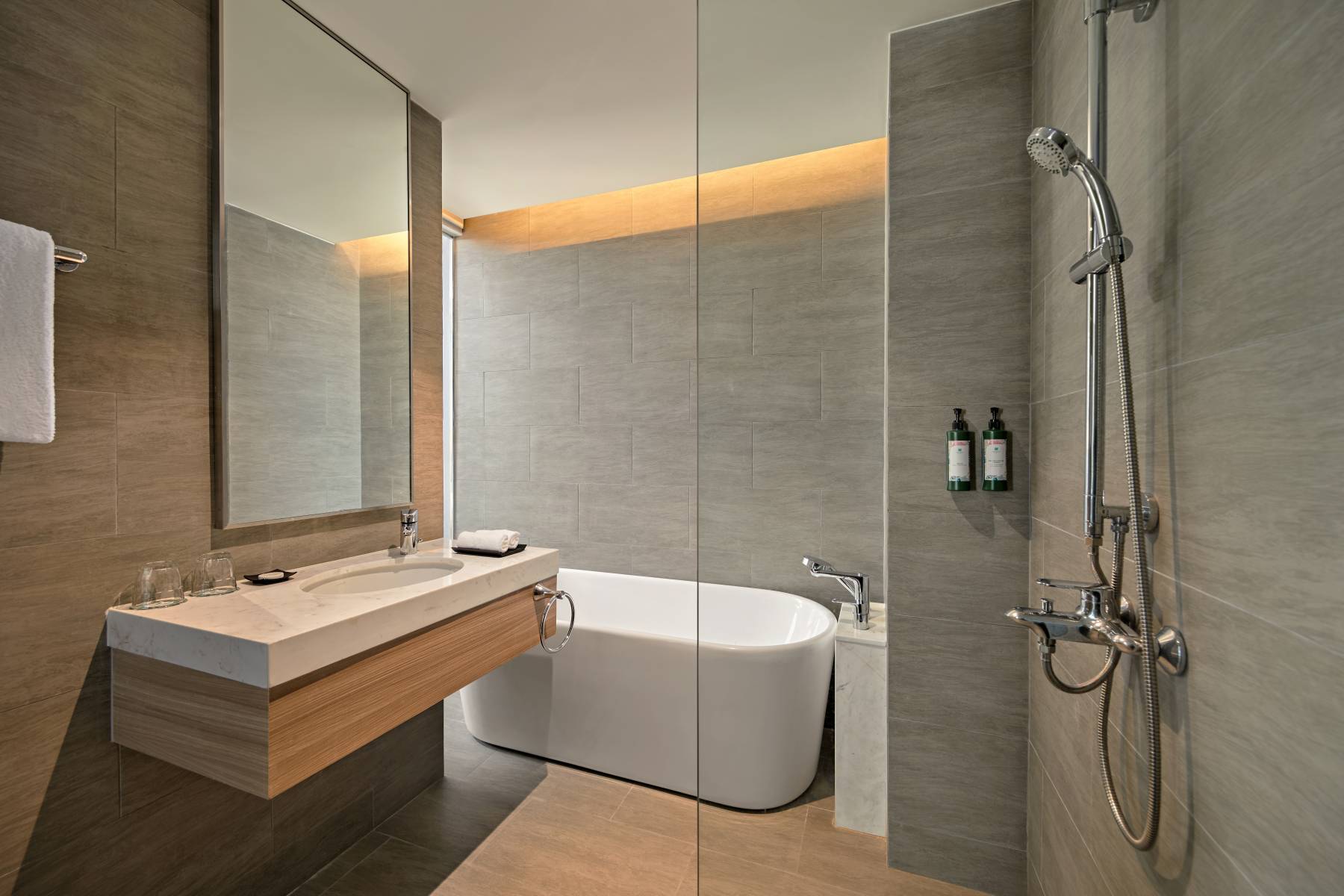 standard-room-1-king-bed