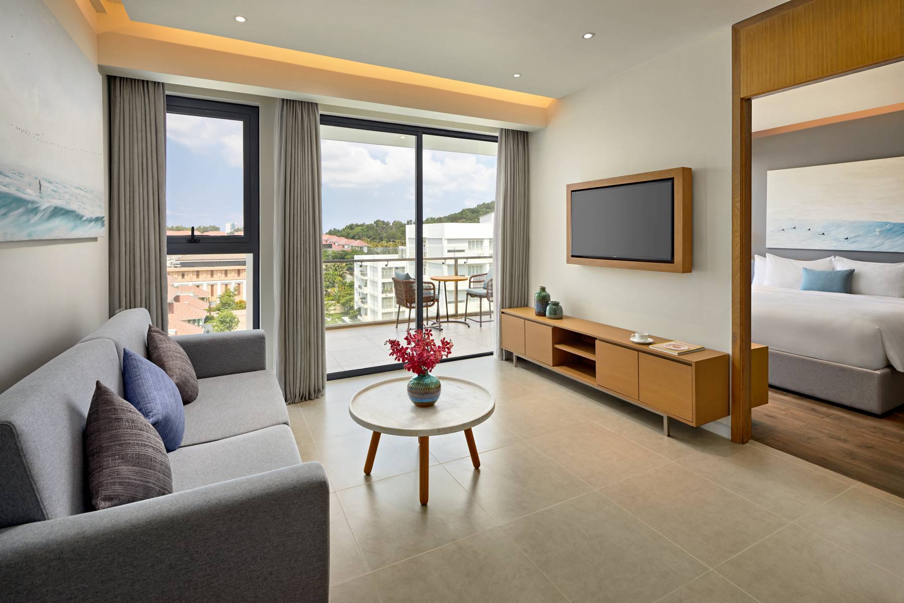 superior-suite-1-king-bed-with-balcony