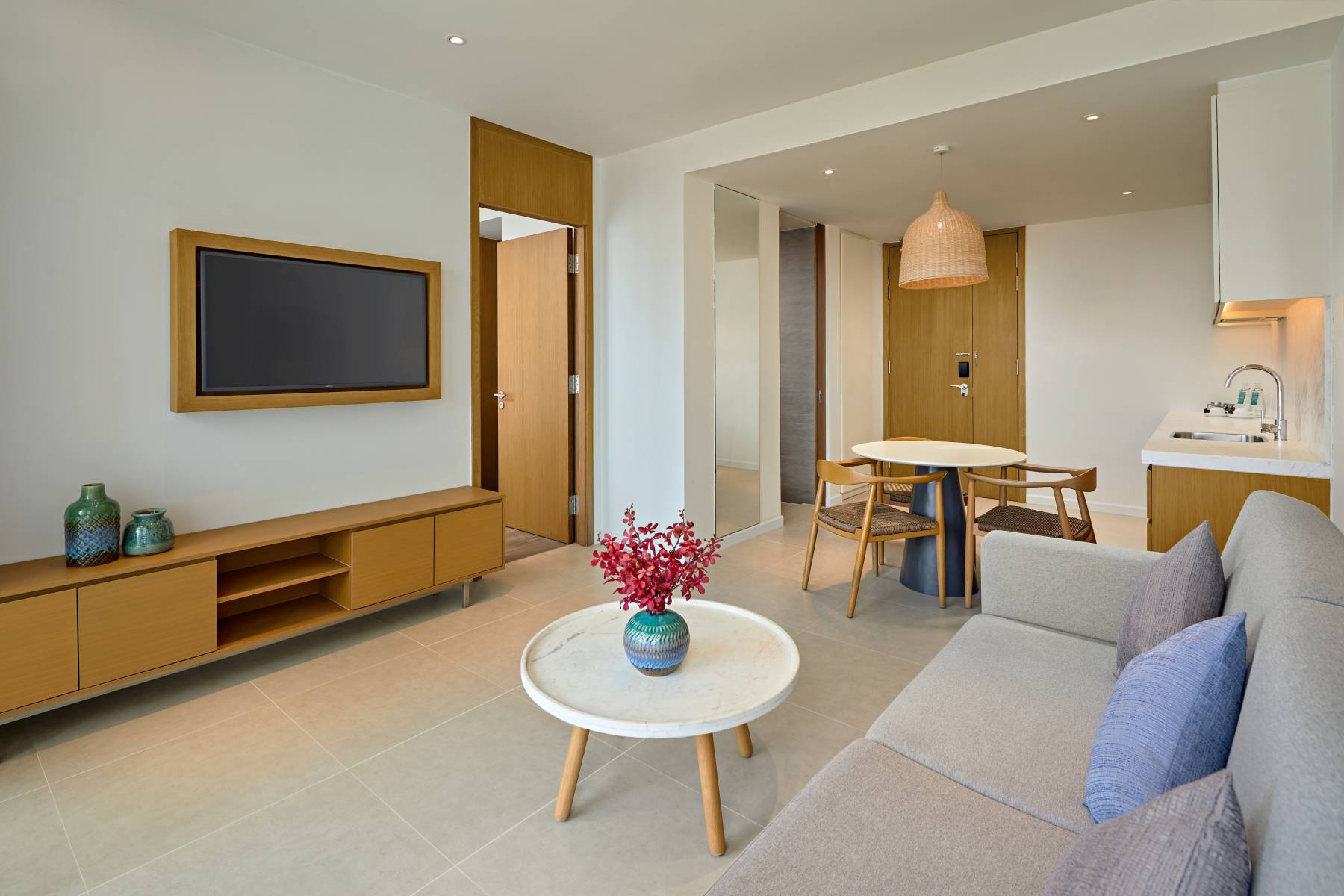 superior-suite-1-king-bed-with-balcony