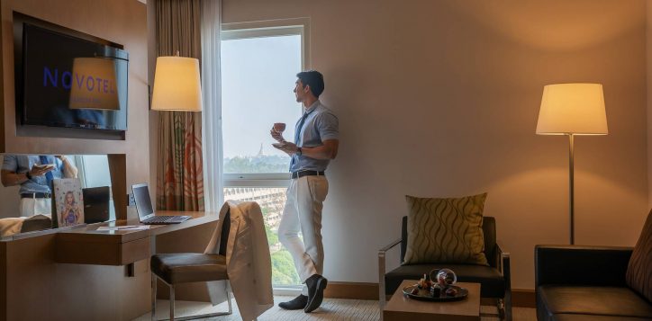 deluxe-suite-room