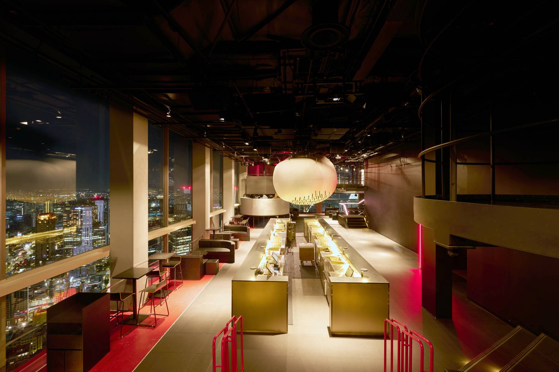 Swissôtel The Stamford SKAI Loft