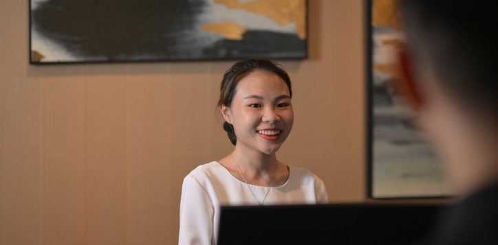 sts-front-office-elaine
