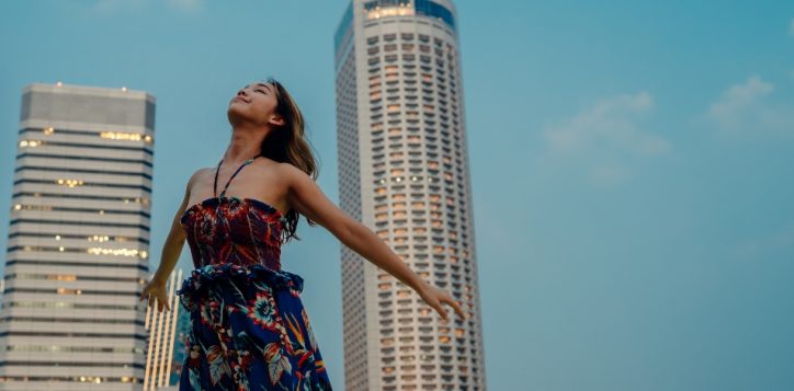 swissotel-the-stamford-exterior-view