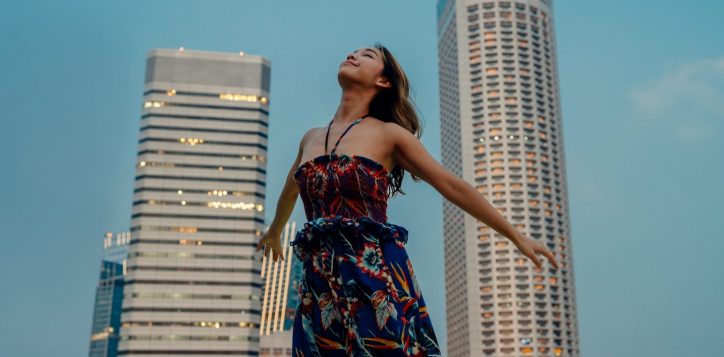 singapore-pullman-singapore-hill-street-city-view-woman-2023-01-2