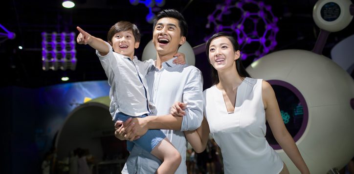 young-family-in-science-and-technology-museum-2024-10-16-11-30-41-utc